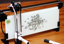 iBoardbot : Open Source DiY drawing robot on arduino with internet remotly and IFTTT